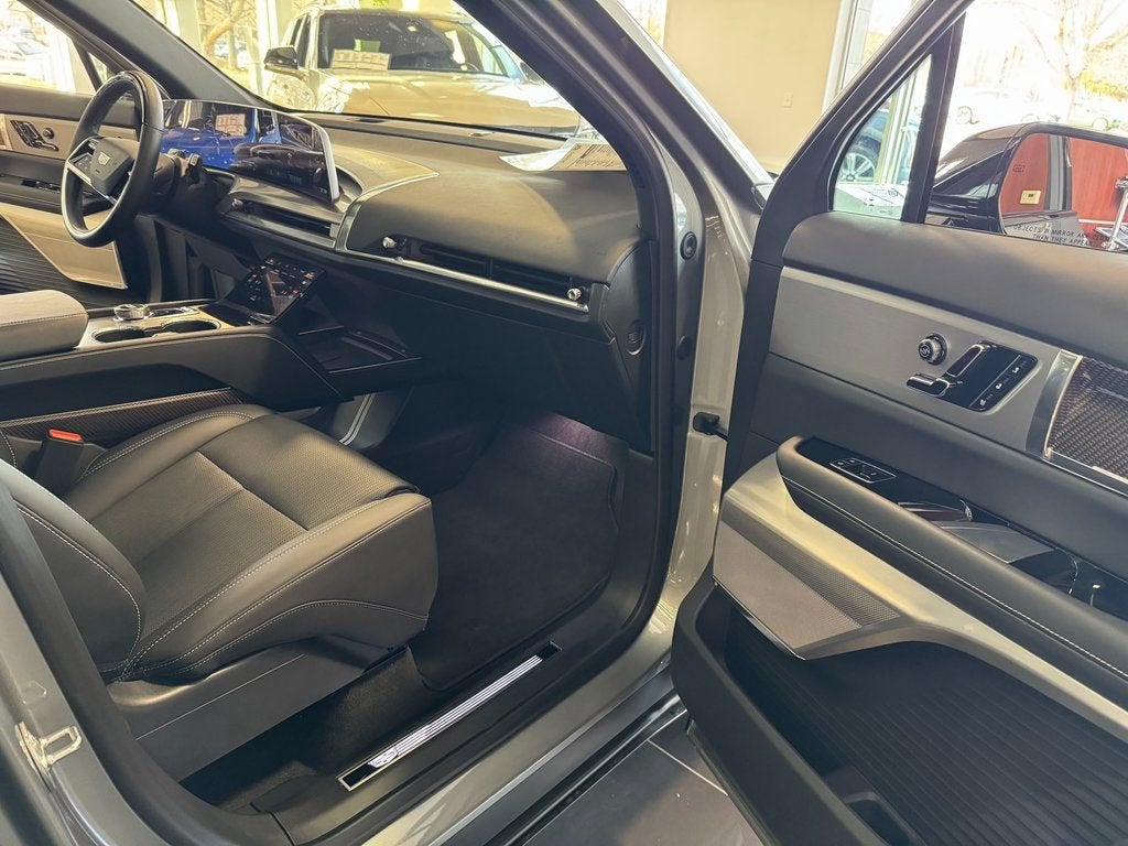 2026 Cadillac VISTIQ Luxury