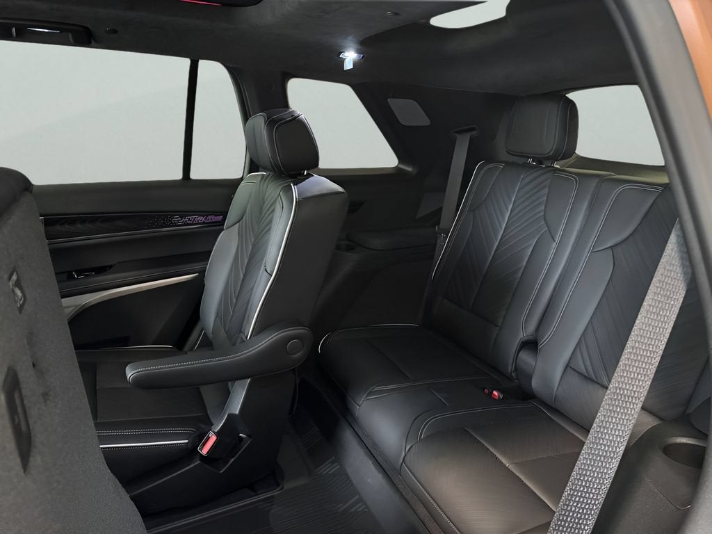 2027 Cadillac VISTIQ Platinum