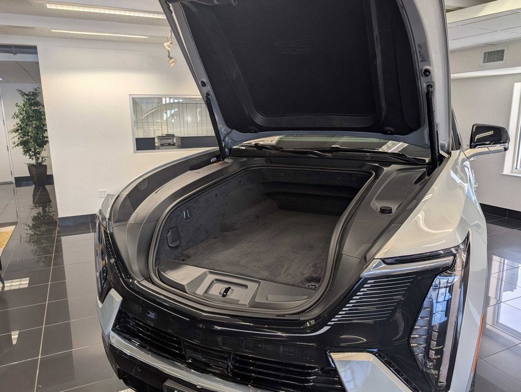 2025 Cadillac ESCALADE IQ Luxury 2