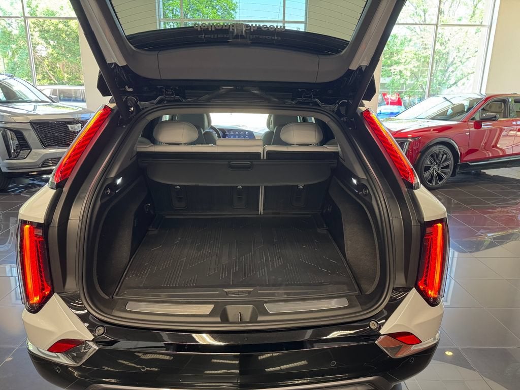 2027 Cadillac OPTIQ Premium Luxury