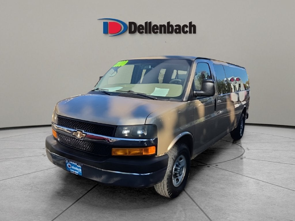 2011 Chevrolet Express Passenger 3500 1LT