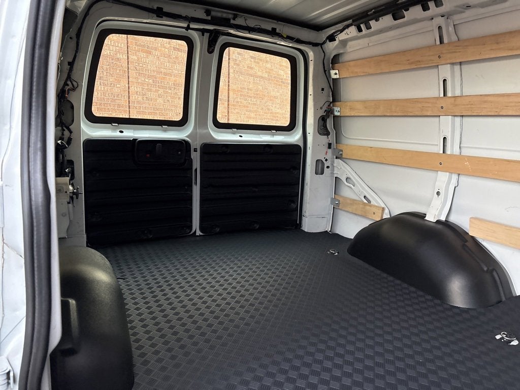 2024 Chevrolet Express Cargo 2500 WT