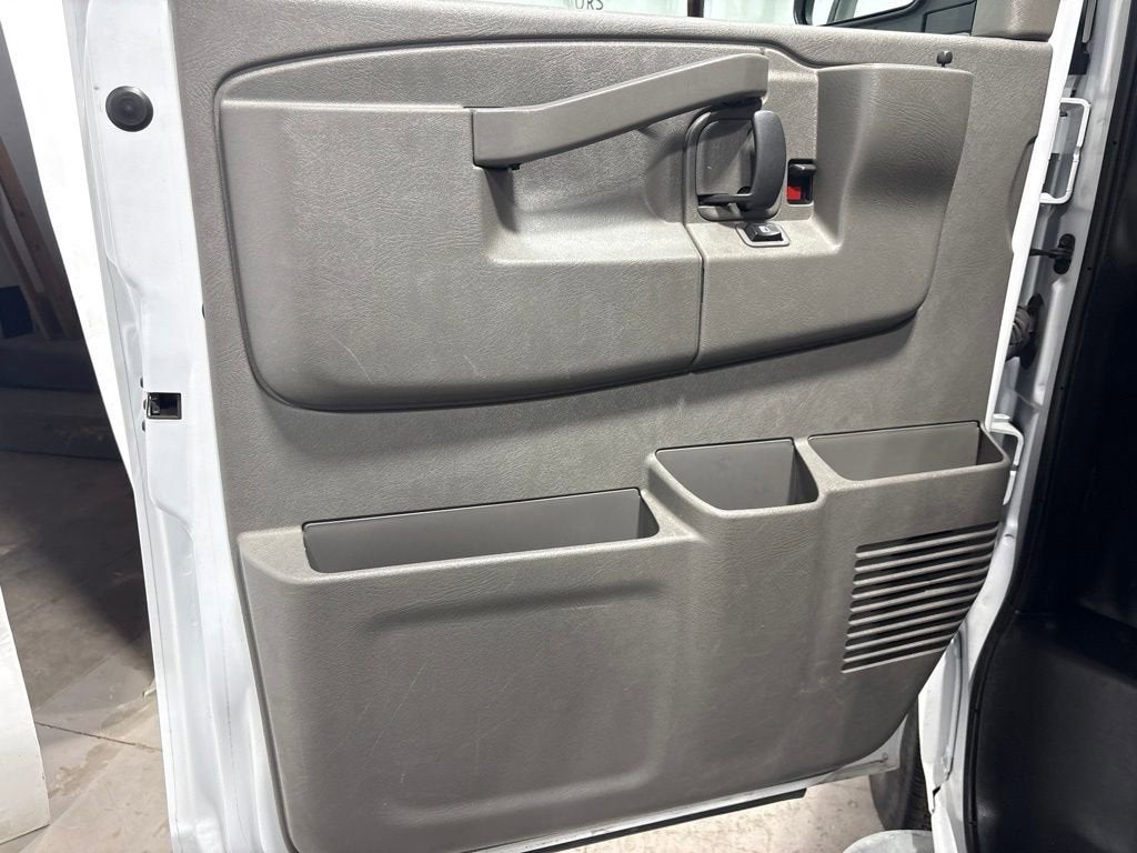 2024 Chevrolet Express Cargo 2500 WT