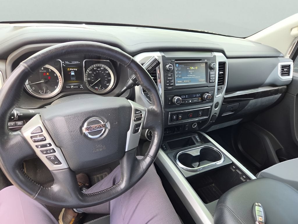 2018 Nissan TITAN SV