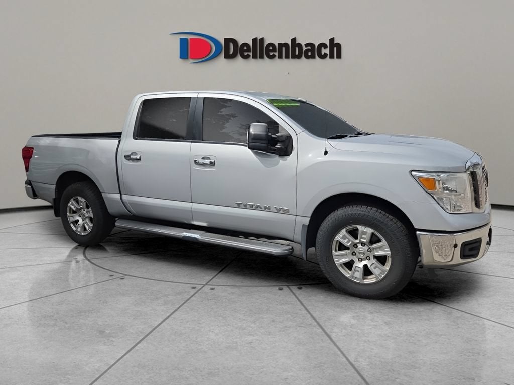 2018 Nissan TITAN SV