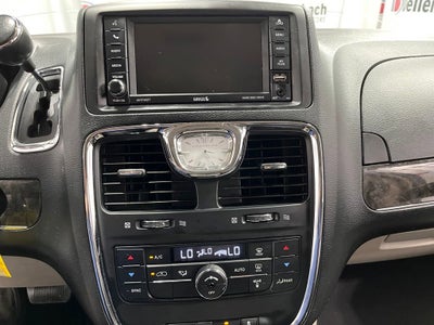 2014 Chrysler Town & Country Touring