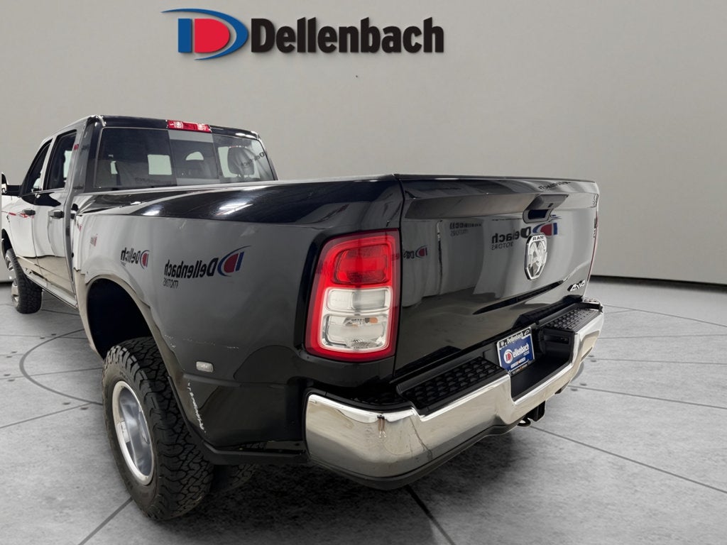 2022 RAM 3500 Tradesman Crew Cab 4x4 8' Box