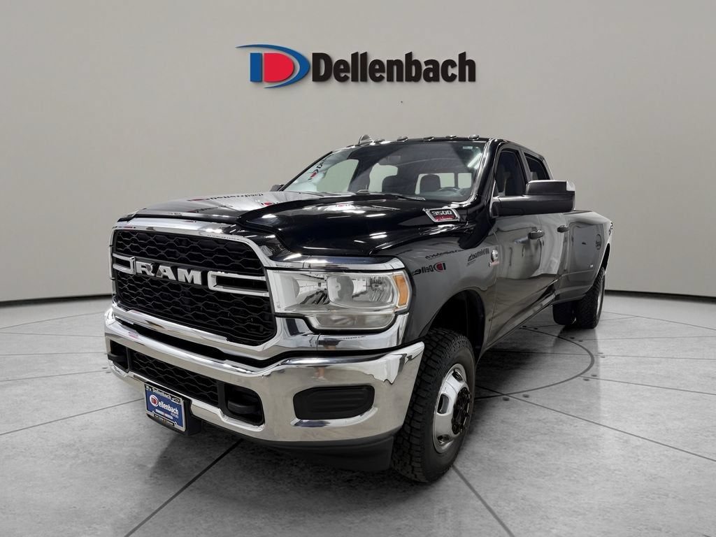 2022 RAM 3500 Tradesman Crew Cab 4x4 8' Box