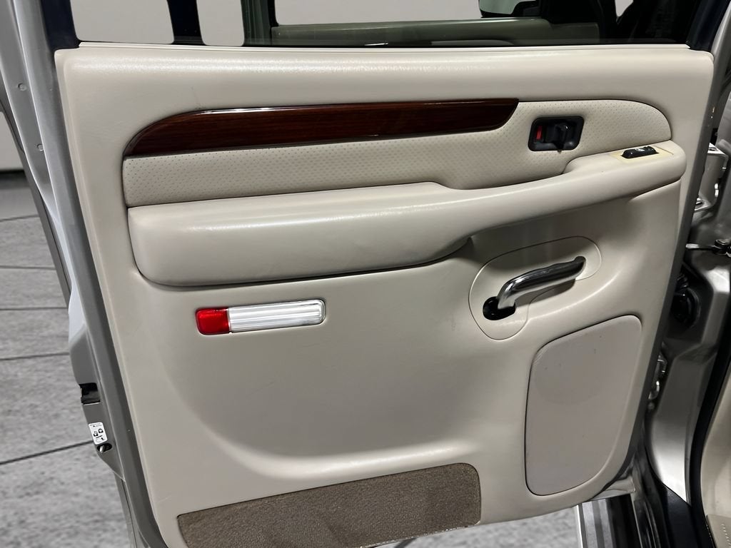 2002 Cadillac Escalade EXT Standard