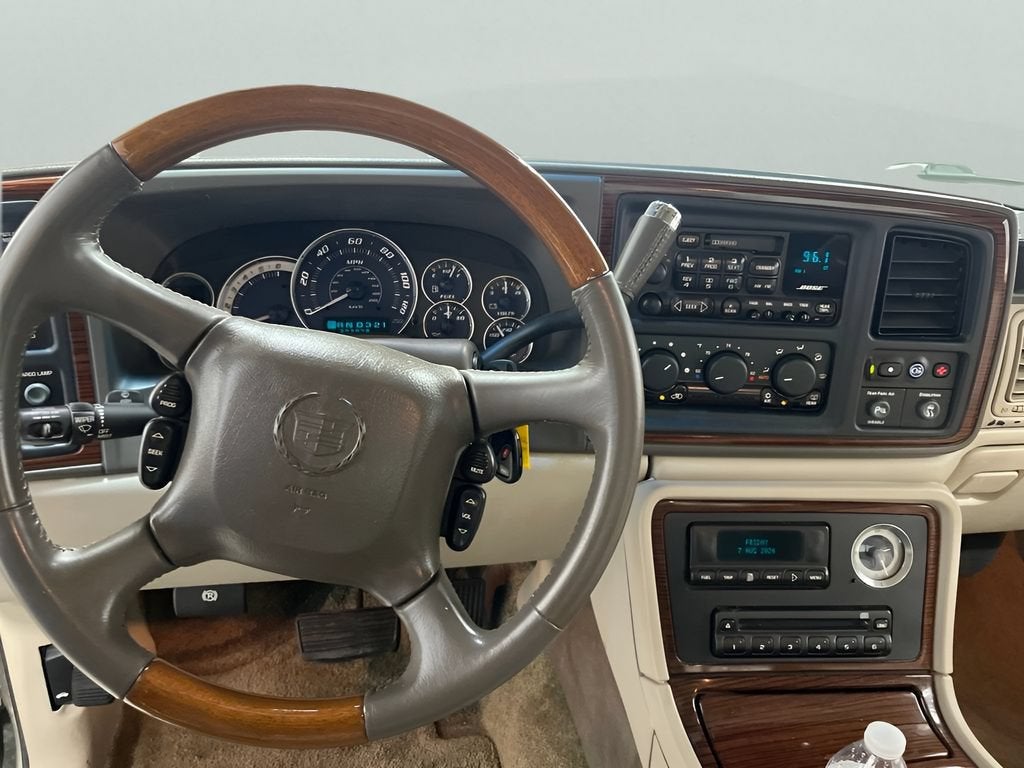 2002 Cadillac Escalade EXT Standard