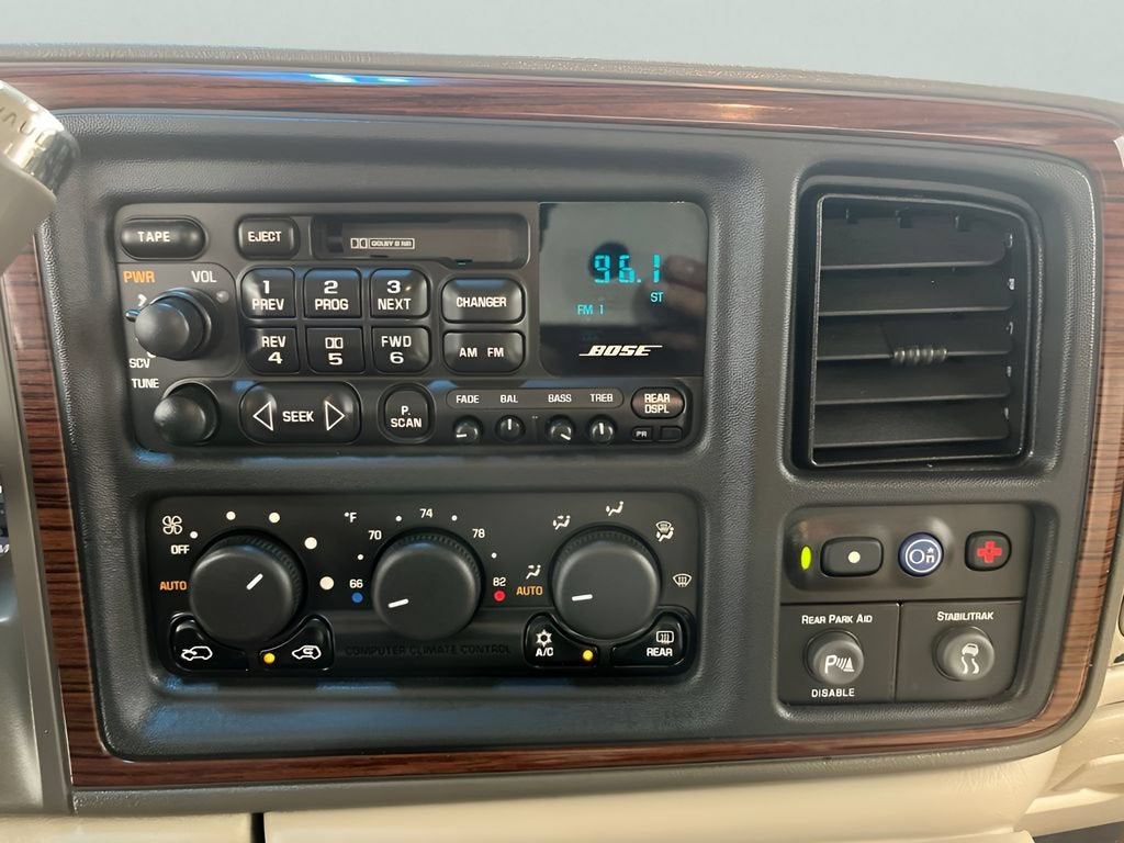 2002 Cadillac Escalade EXT Standard