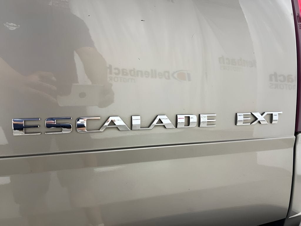 2002 Cadillac Escalade EXT Standard