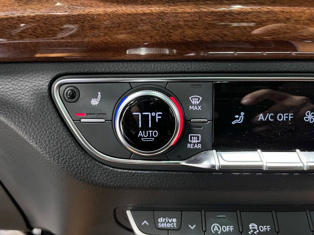 2022 Audi Q5 S line Premium