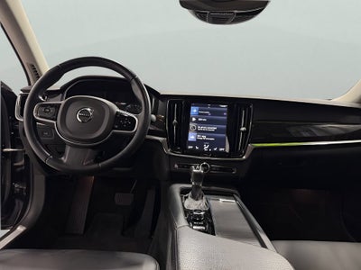 2017 Volvo S90 T6 Momentum