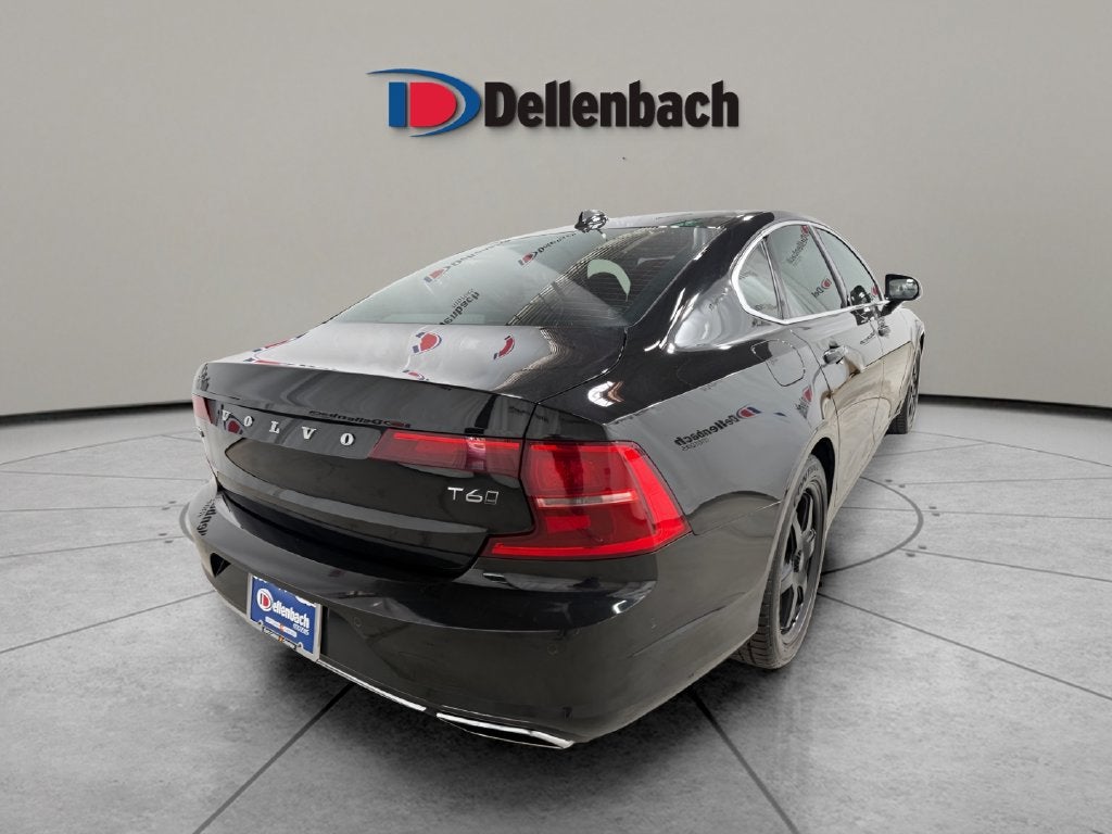 2017 Volvo S90 T6 Momentum